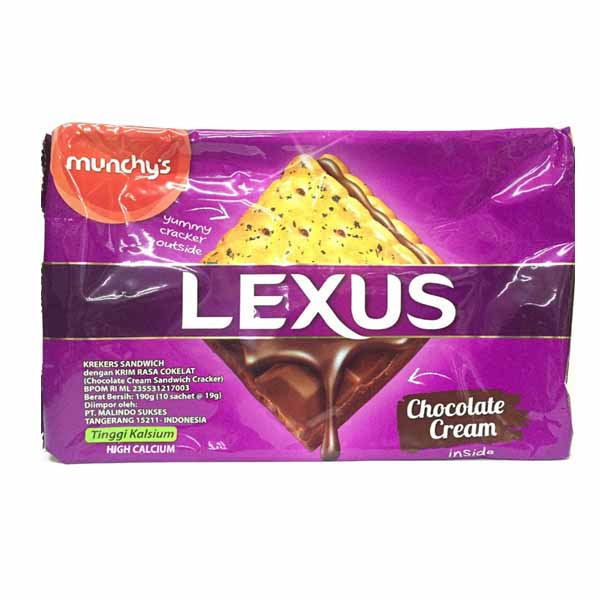 Munchys-Lexus-Chocolate-Cream-Biscuit