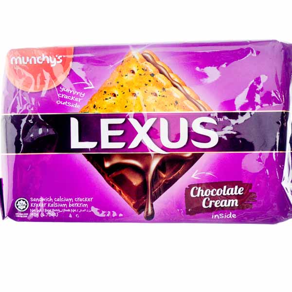 Munchys-Lexus-Chocolate-Cream-Biscuit